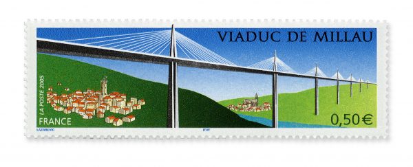 France. Viaduc de Millau, 2005 (création de Sarah Lazarevic, impression héliogravure) (© La Poste / S. Lazarevic)