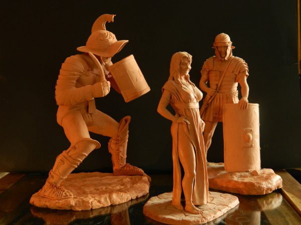 Bernard Alunni, Un gladiateur Thrace, un légionnaire romain et une lupa (prostituée romaine), modelage en terre, 2013 (© B.Alunni)