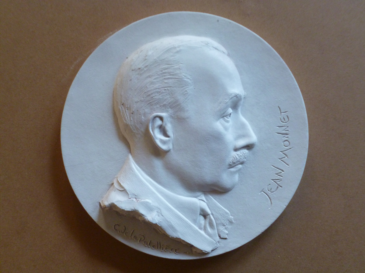 Cyril de La Patellière réalise une médaille pour le Parlement européen