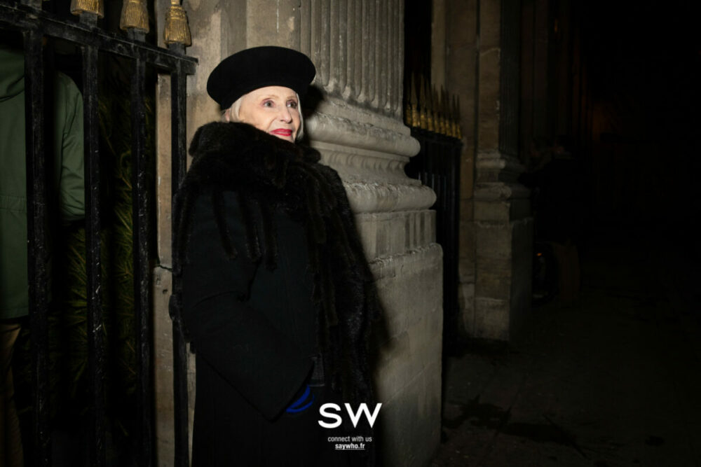 Danièle Dutertre, Palais-Royal, "la nuit de Spirite", 3 décembre 2019 (Illuminations du jardin du Palais-Royal par Fernando Caruncho-Photo Michael Huard) (© Say who International)