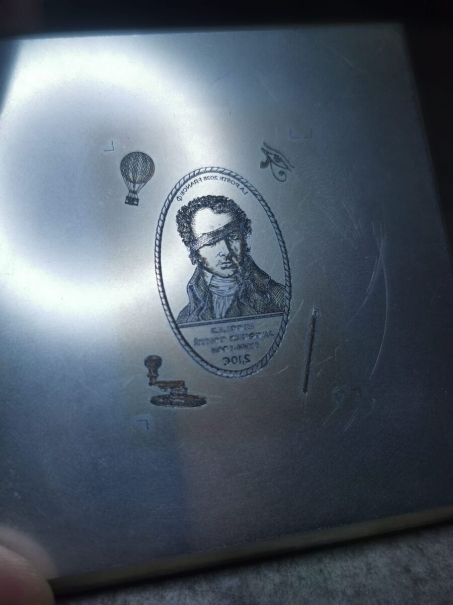 poinçon du timbre Nicolas-Jacques Conté 2025 © photo Louis Genty