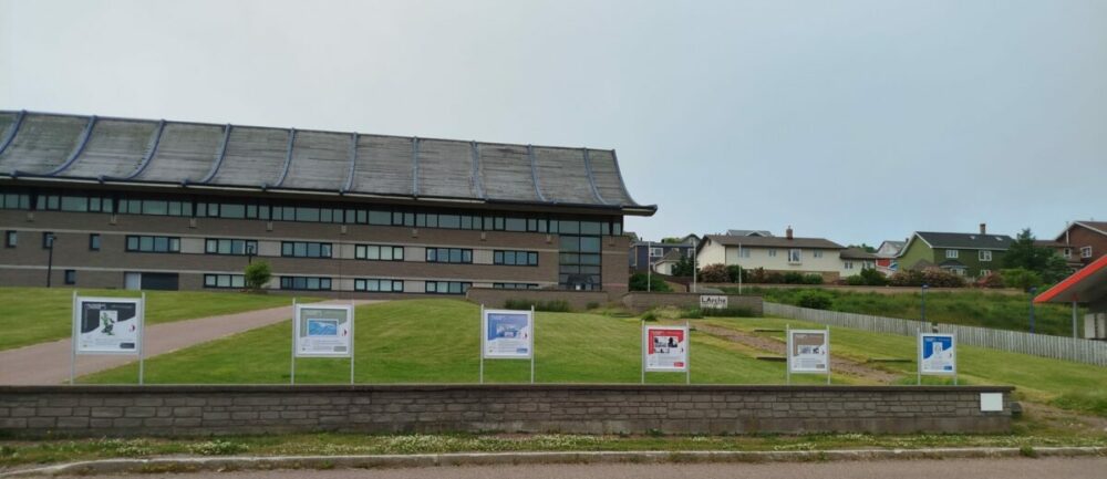 Musée de l'Arche et les panneaux philatéliques 2025, Saint-Pierre, Saint-Pierre-et-Miquelon (© Ph Y. Abraham)