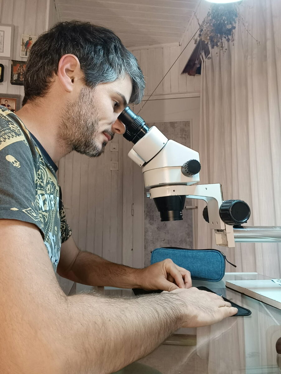 Pierre Bara réalise la gravure ATG 2025 (© P. Bara)