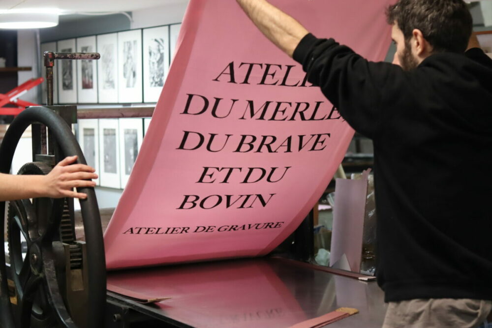 Atelier de gravure du Merle, du Brave et du Bovin, kakemono, 2025  (© Atelier MBB)