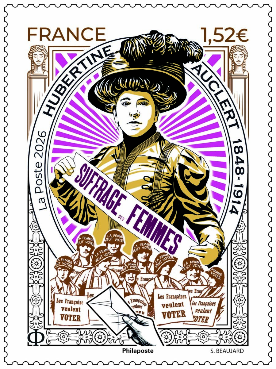 Sophie Beaujard dédicace le timbre Hubertine Auclert